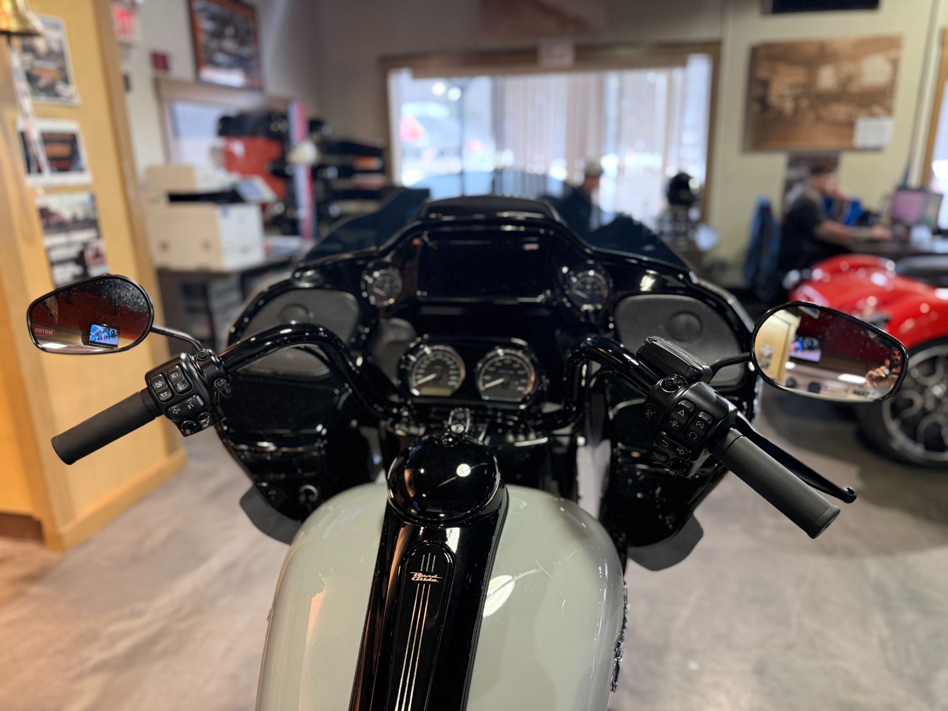 2025 Harley-Davidson Road Glide® 3 7
