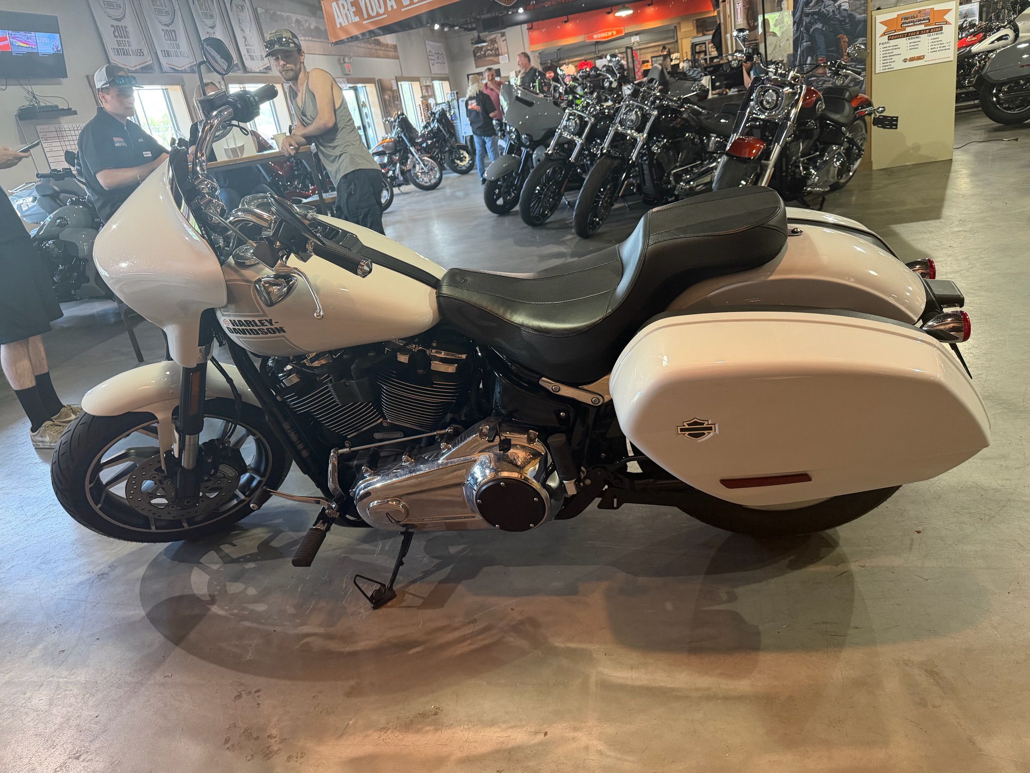 2021 Harley-Davidson Sport Glide® 3