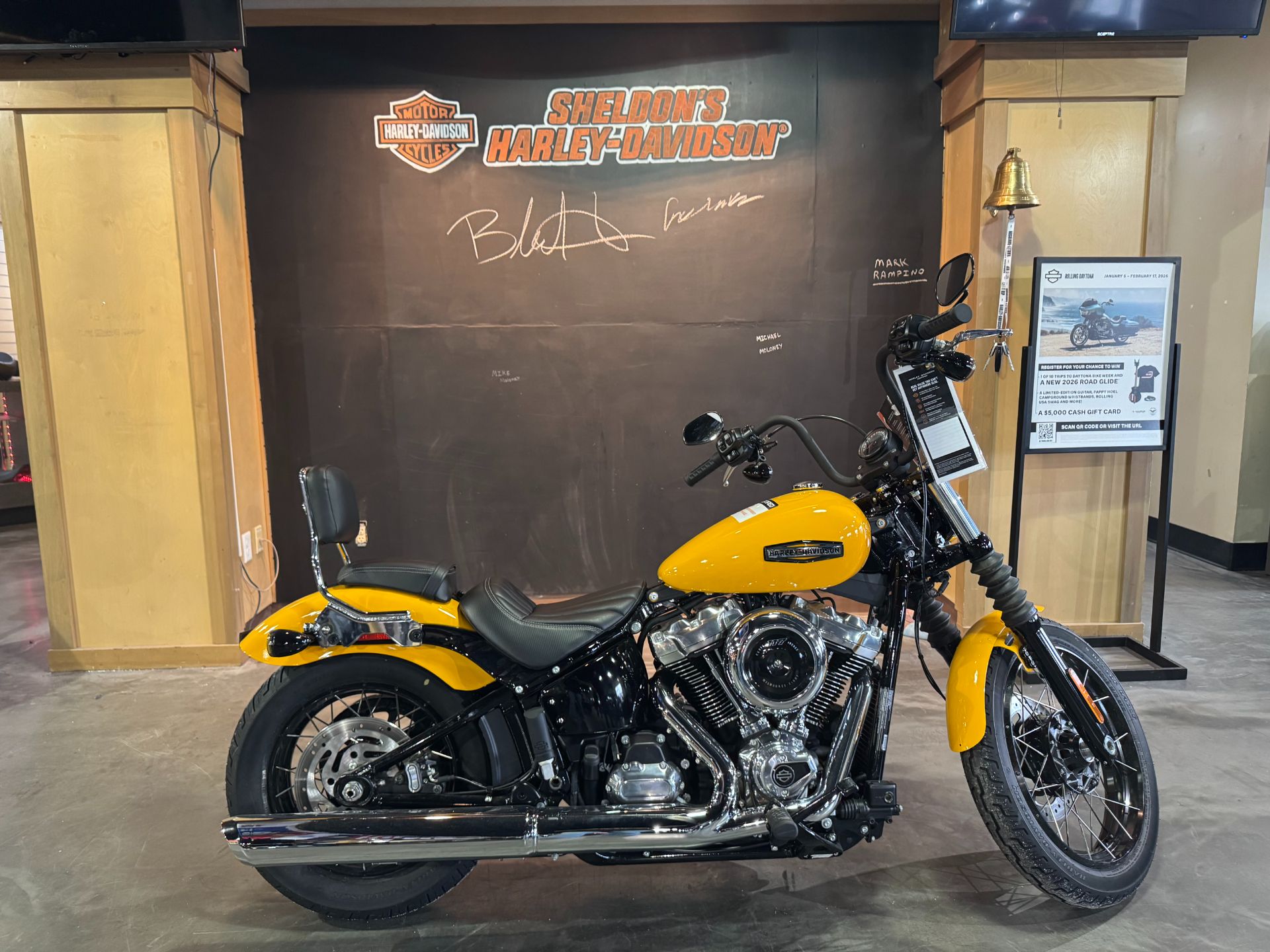 2025 Harley-Davidson Street Bob® 1