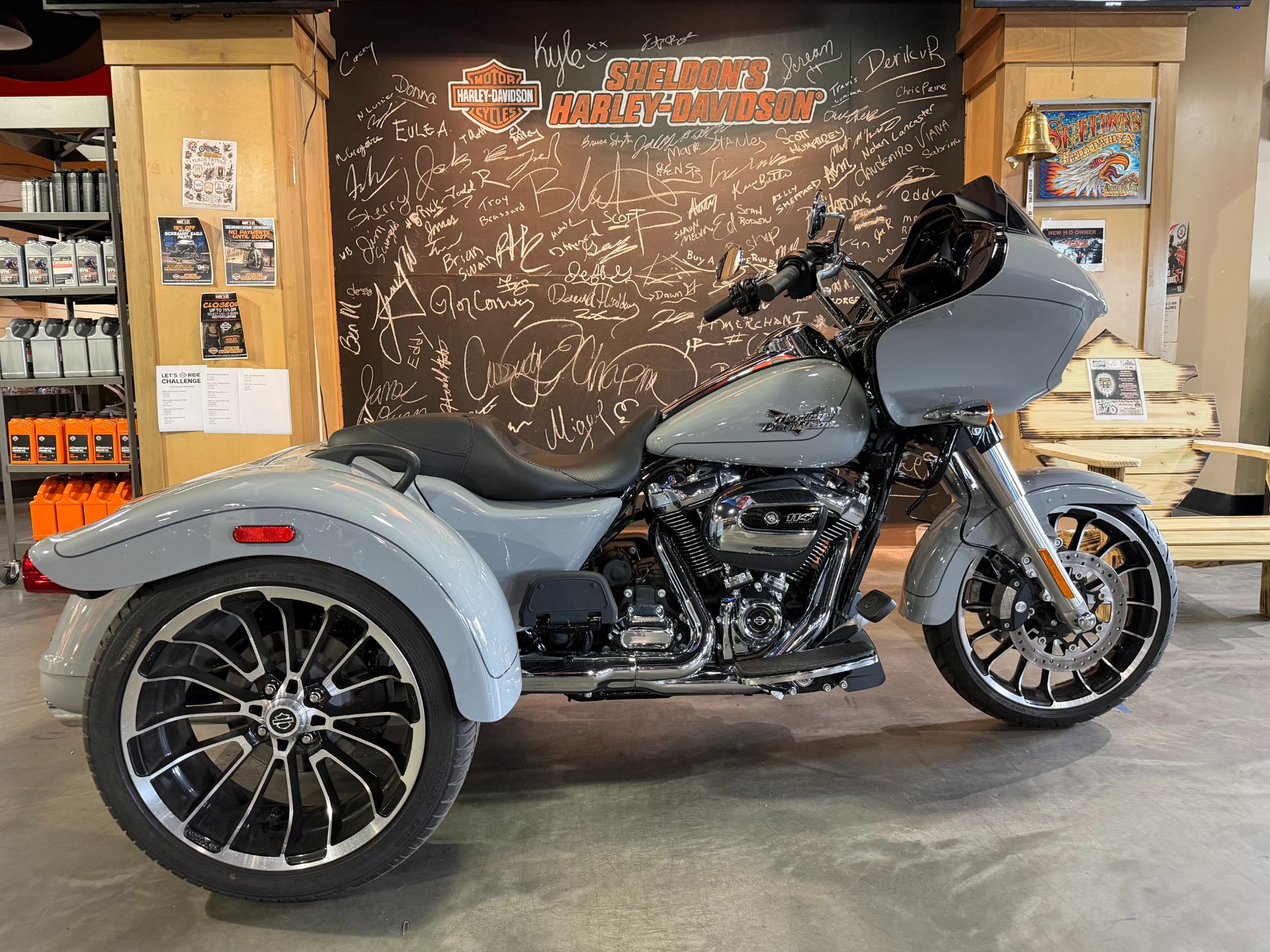2024 Harley-Davidson Road Glide® 3 1
