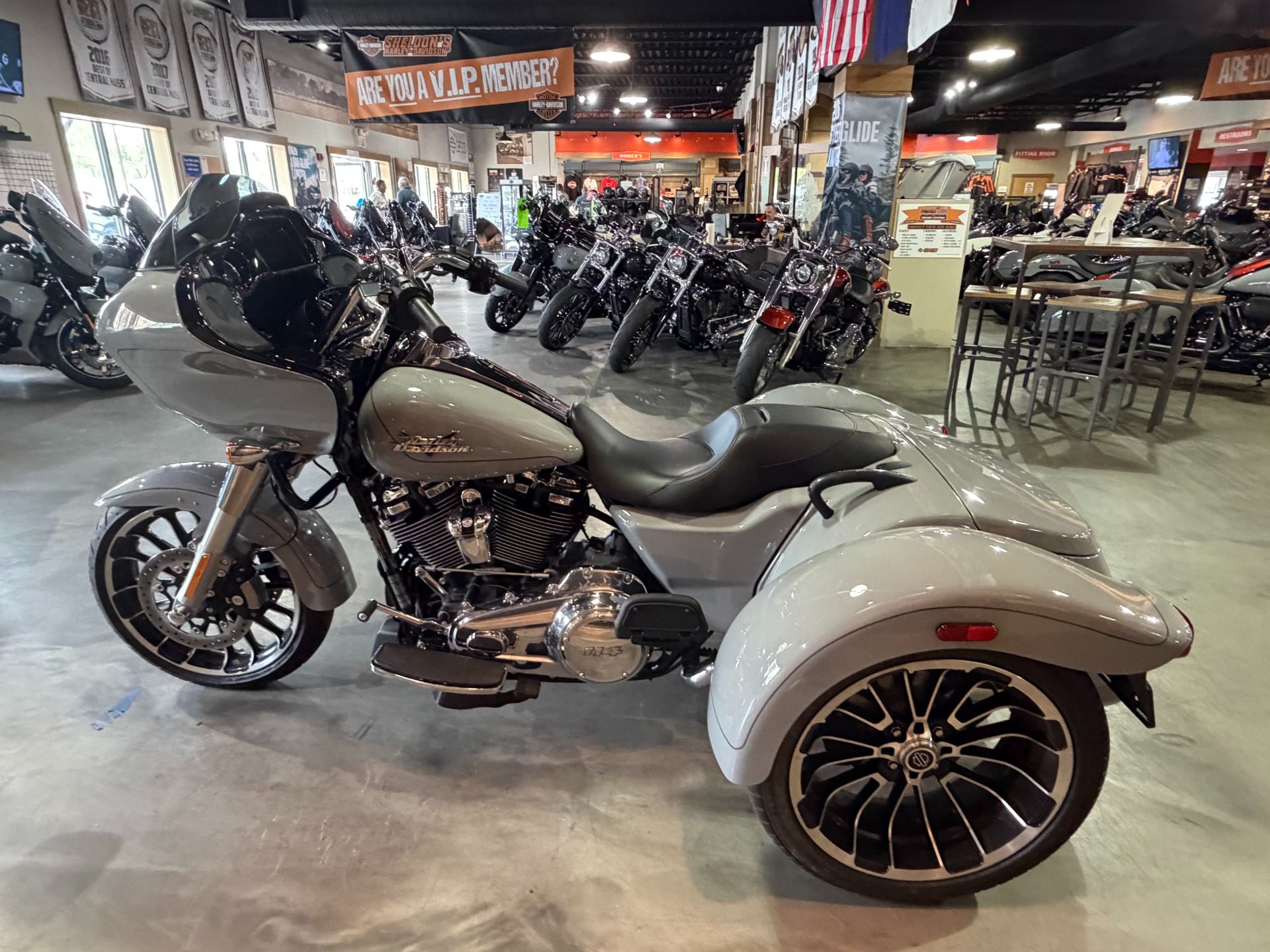 2024 Harley-Davidson Road Glide® 3 3