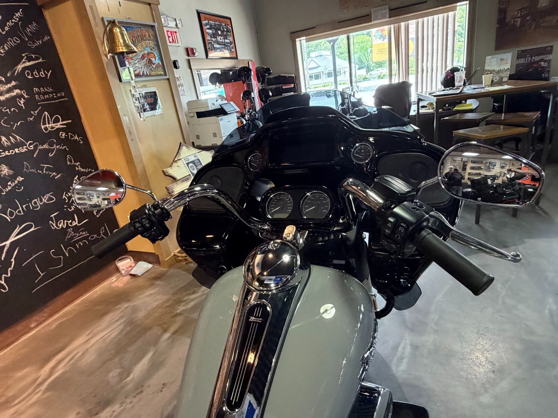 2024 Harley-Davidson Road Glide® 3 7