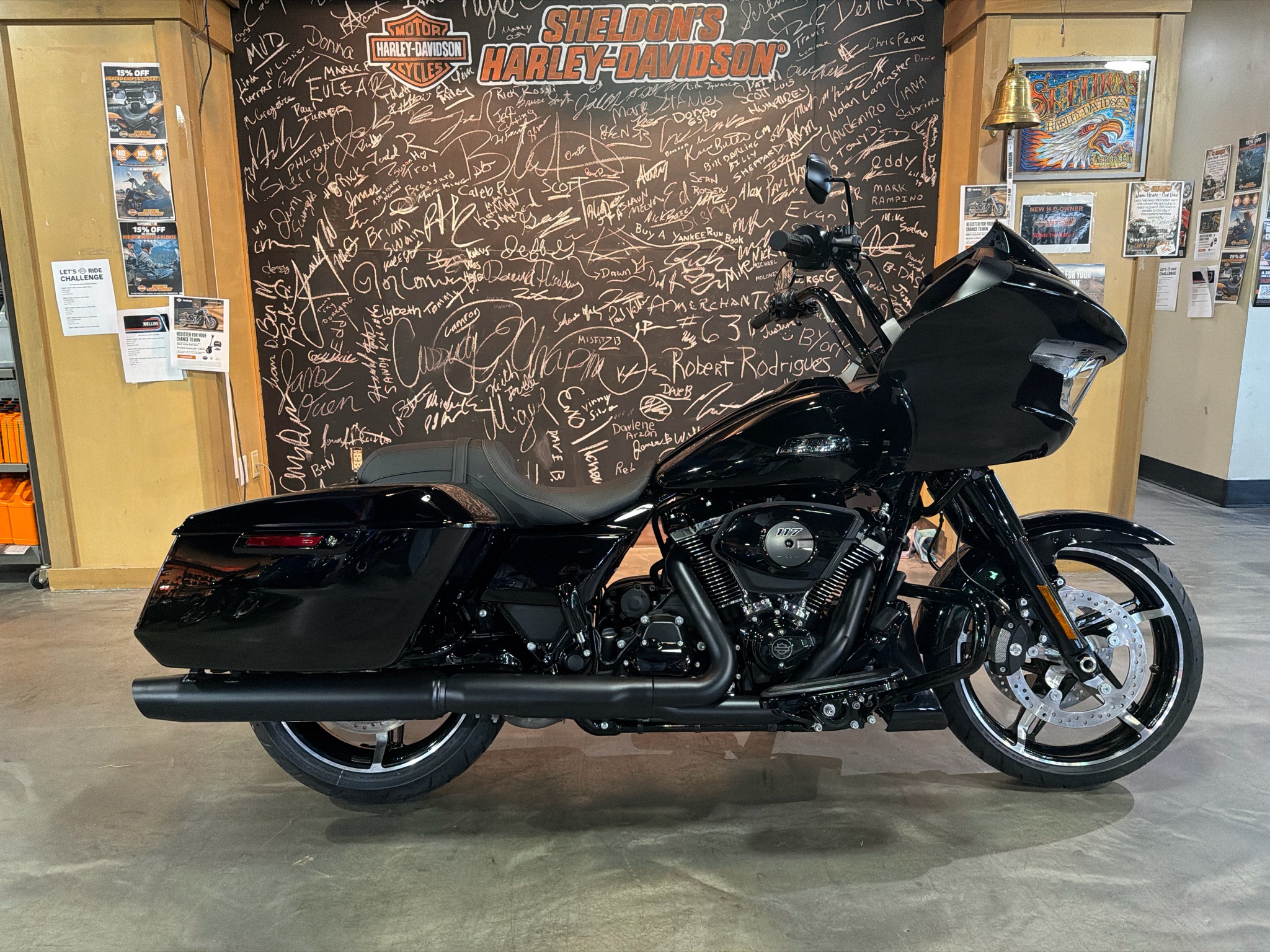 2026 Harley-Davidson Road Glide® 1