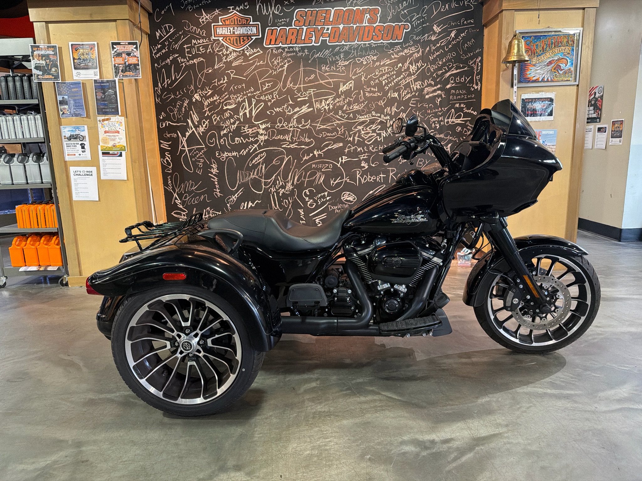 2024 Harley-Davidson Road Glide® 3 1