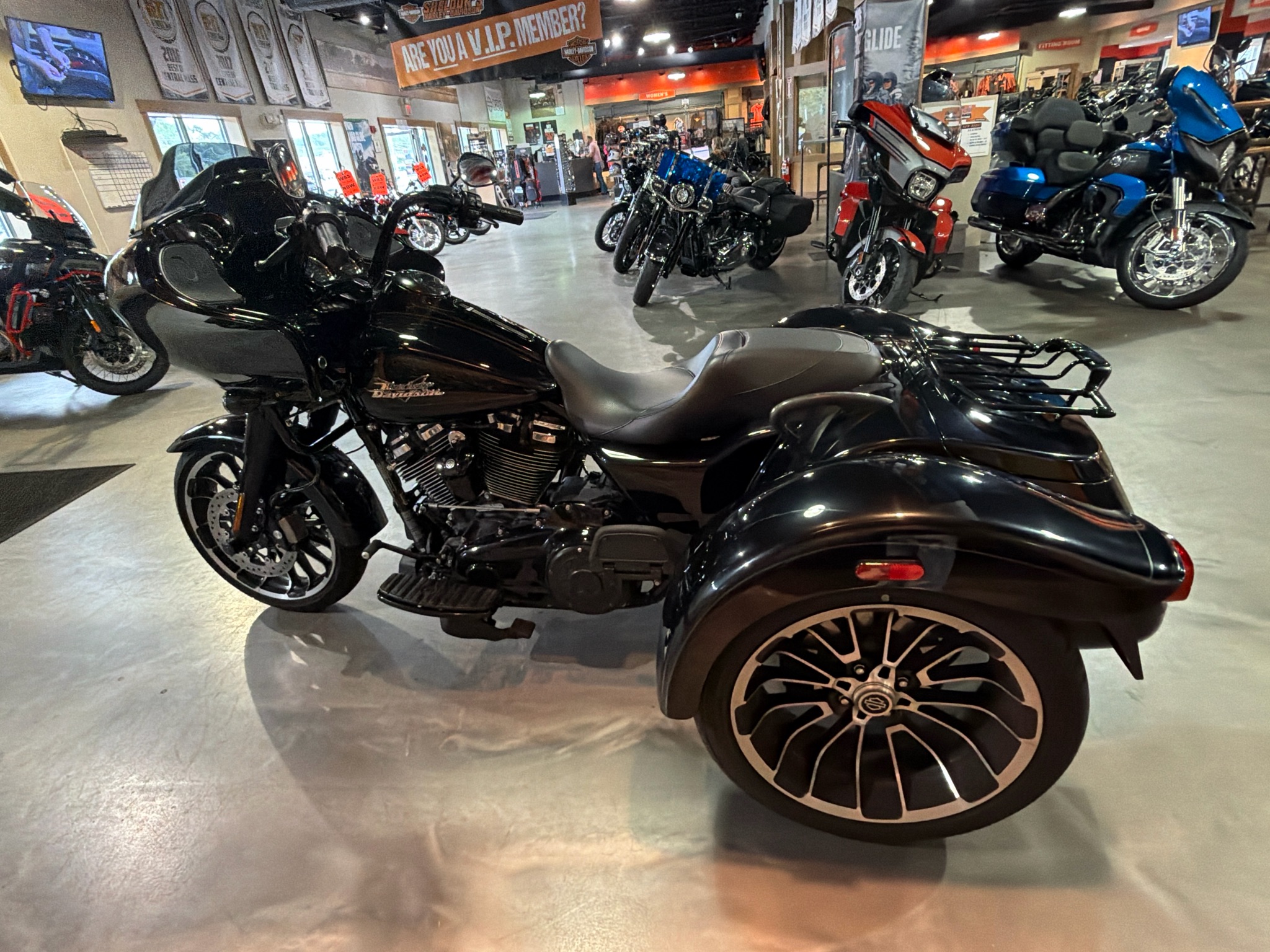 2024 Harley-Davidson Road Glide® 3 3