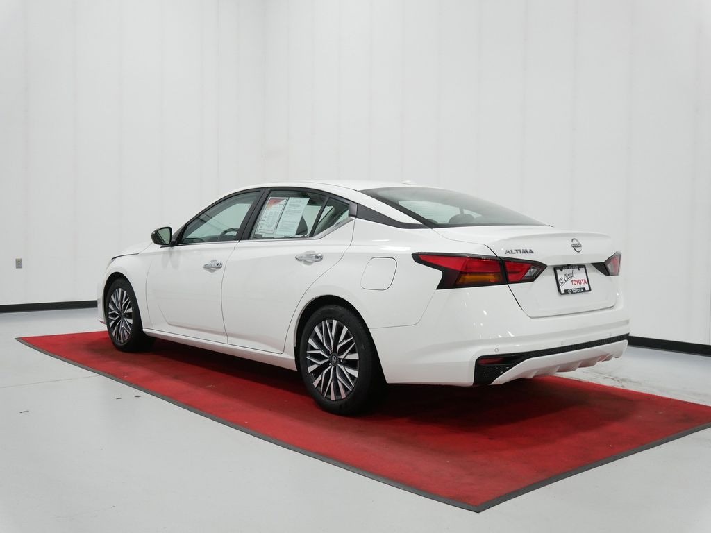 2025 Nissan ALTIMA 2.5 SV in Saint Joseph, Minnesota - Photo 10