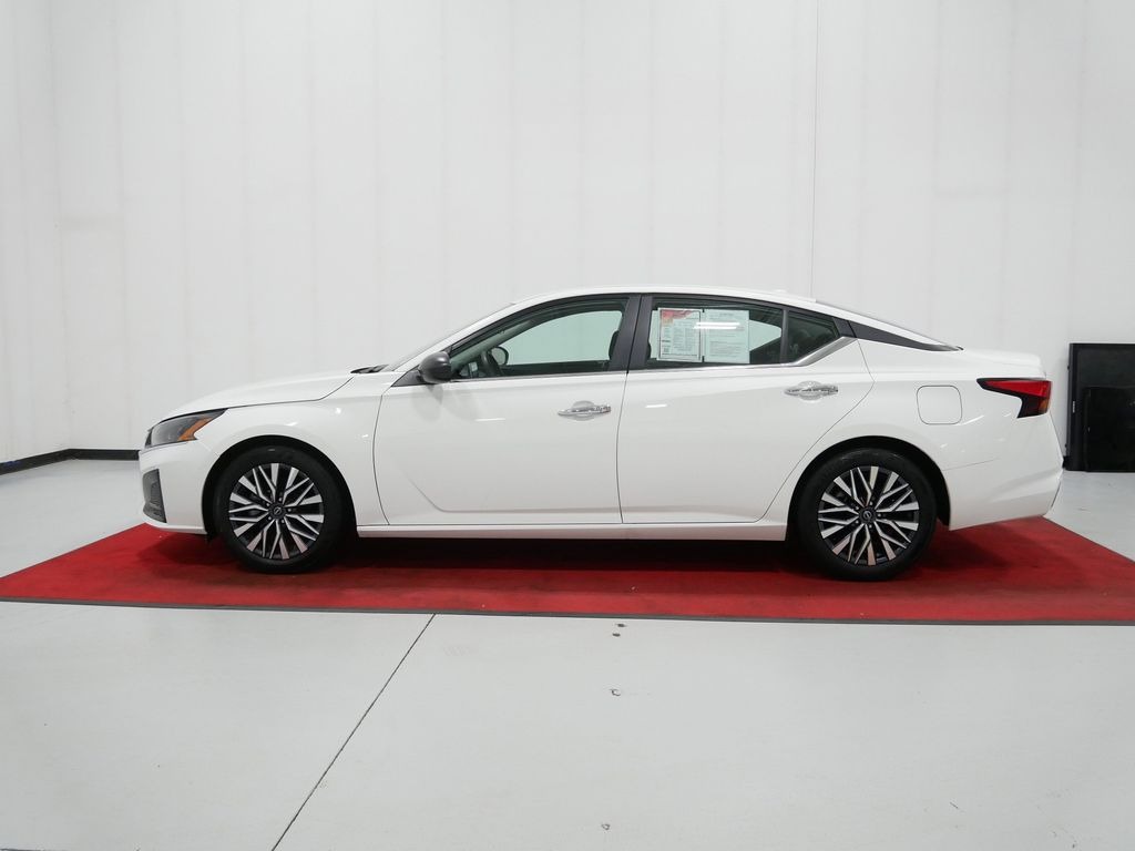 2025 Nissan ALTIMA 2.5 SV in Saint Joseph, Minnesota - Photo 11