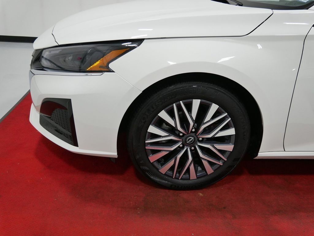 2025 Nissan ALTIMA 2.5 SV in Saint Joseph, Minnesota - Photo 12