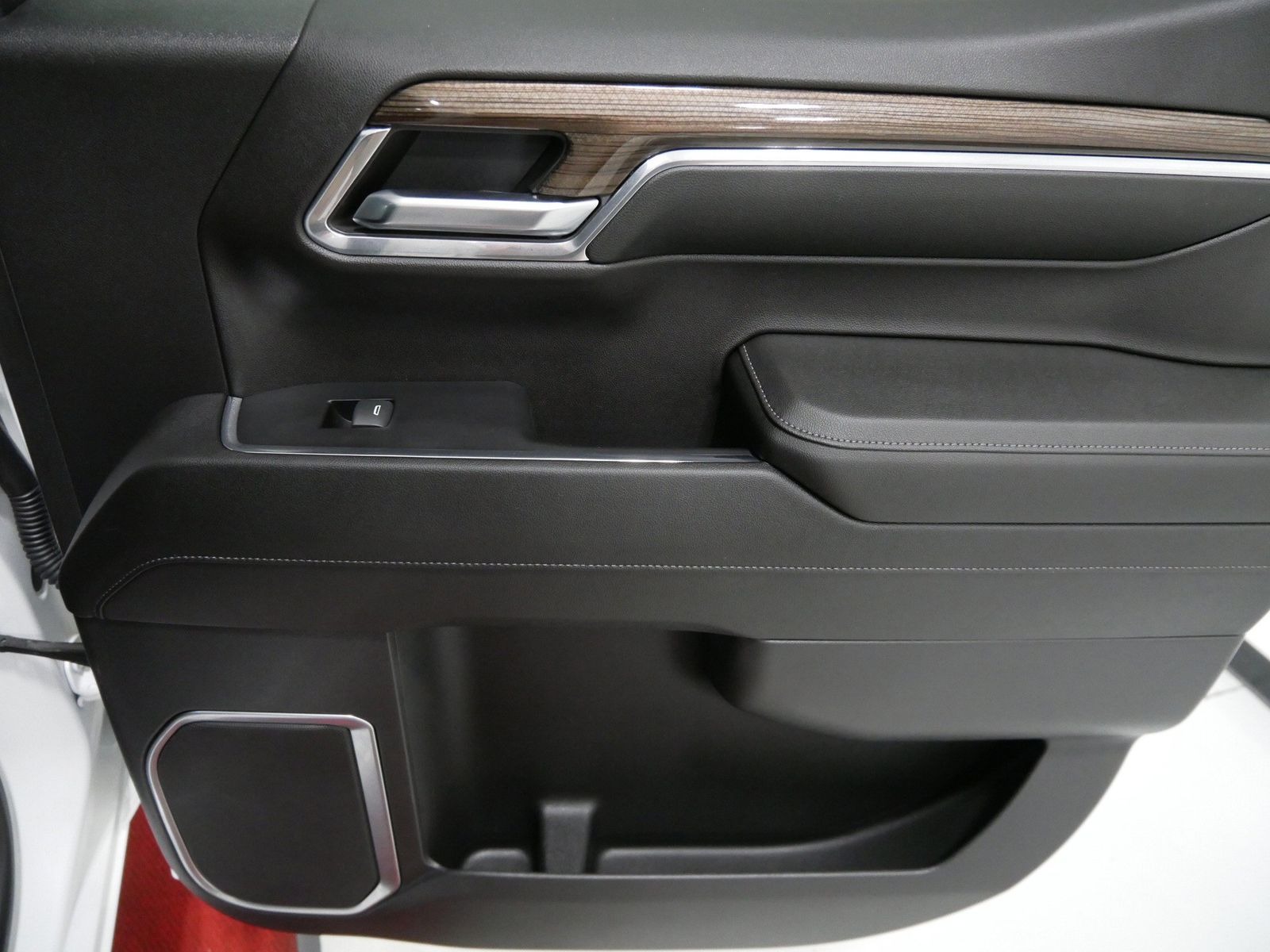2024 Chevrolet SILVERADO LT CREW CAB in Saint Joseph, Minnesota - Photo 28