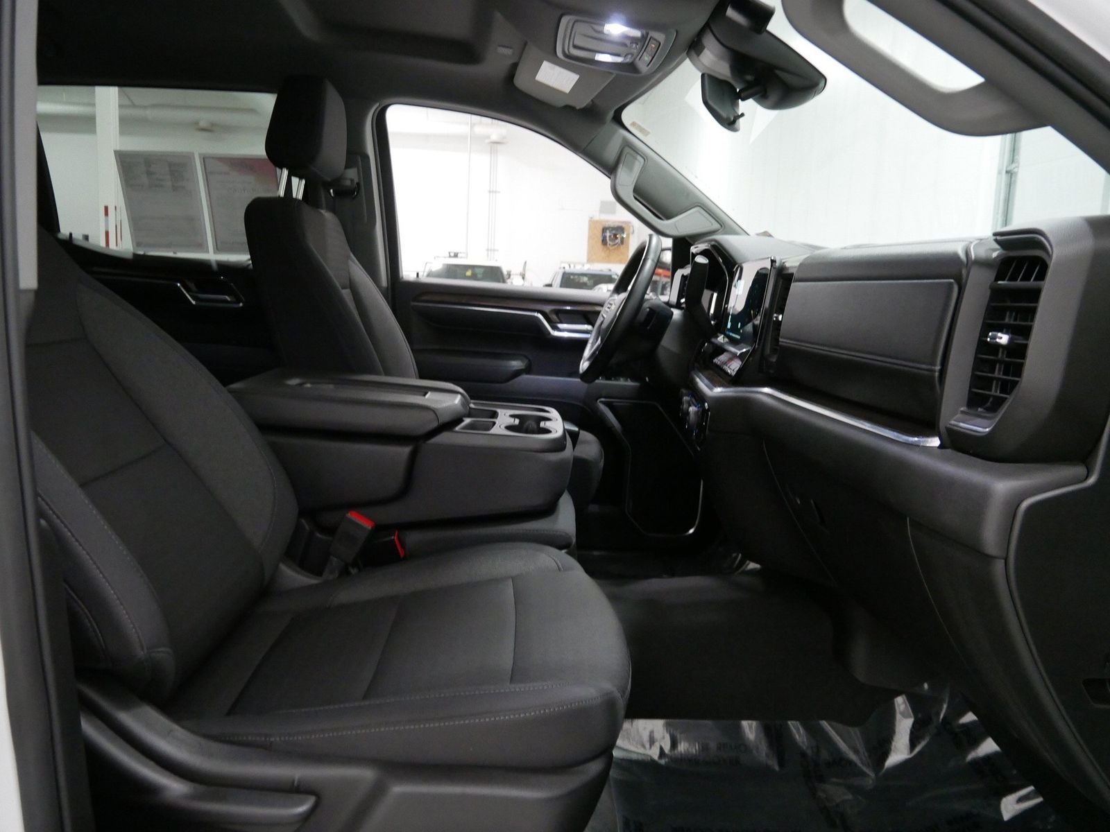 2024 Chevrolet SILVERADO LT CREW CAB in Saint Joseph, Minnesota - Photo 29