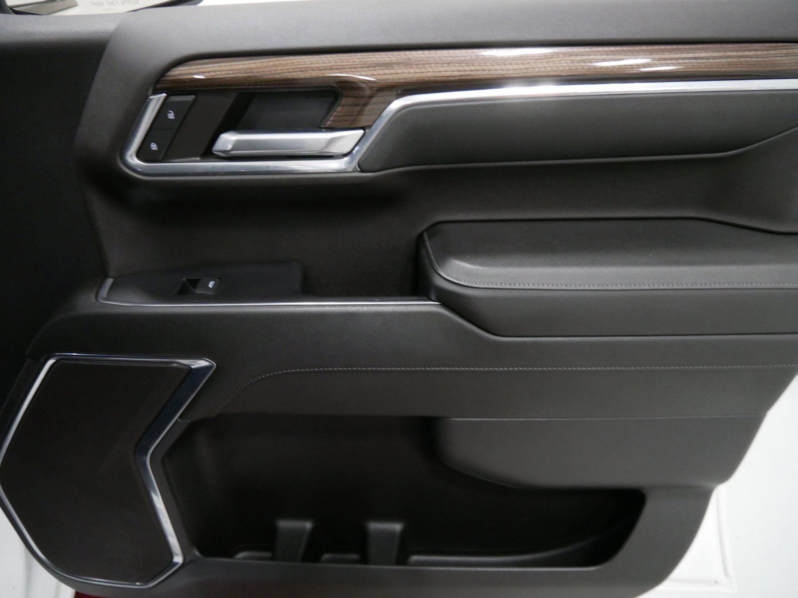 2024 Chevrolet SILVERADO LT CREW CAB in Saint Joseph, Minnesota - Photo 30