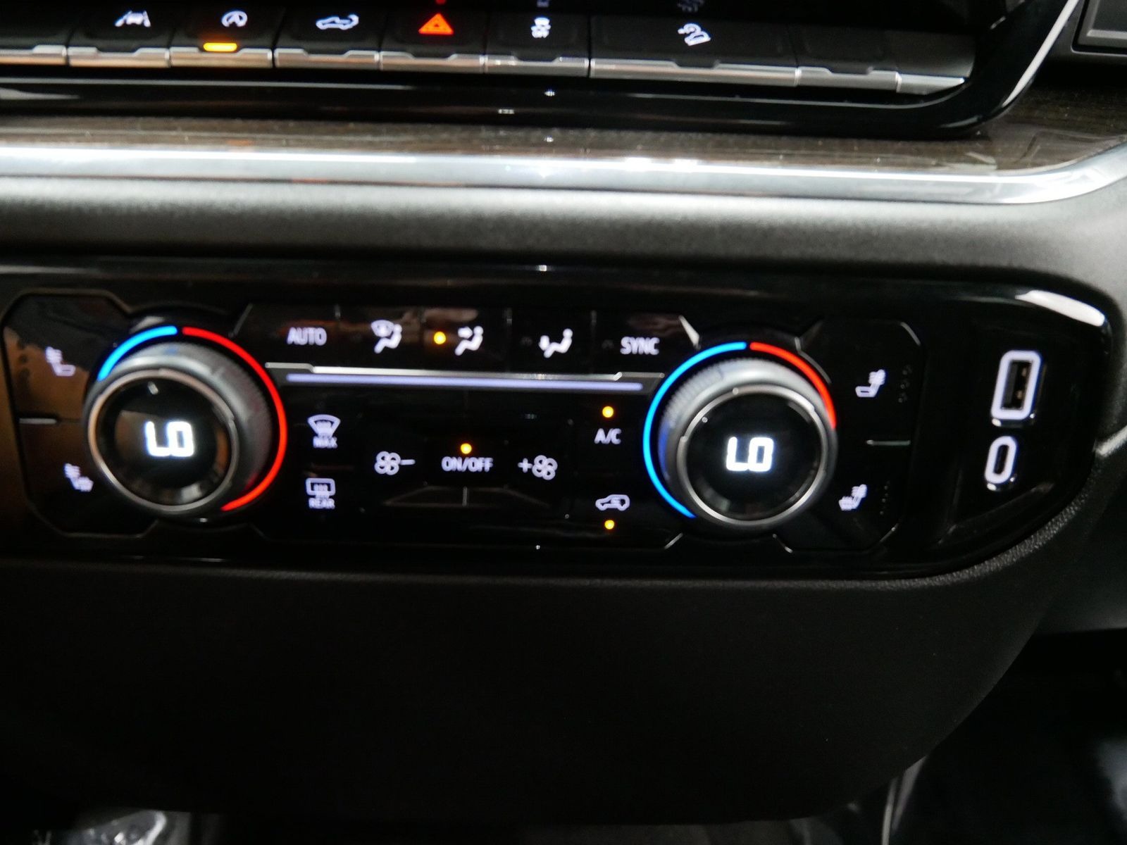 2024 Chevrolet SILVERADO LT CREW CAB in Saint Joseph, Minnesota - Photo 36