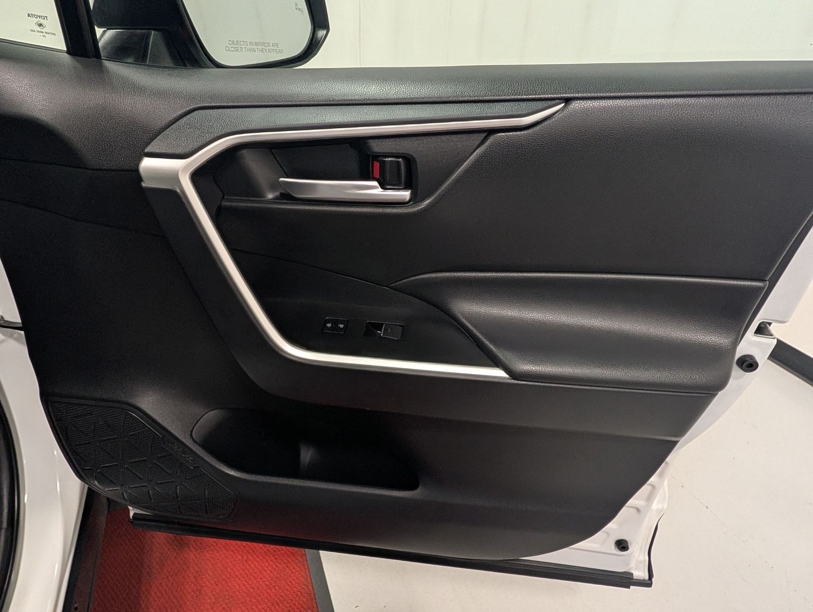 2025 Toyota RAV4 HYBRID XLE in Saint Joseph, Minnesota - Photo 28