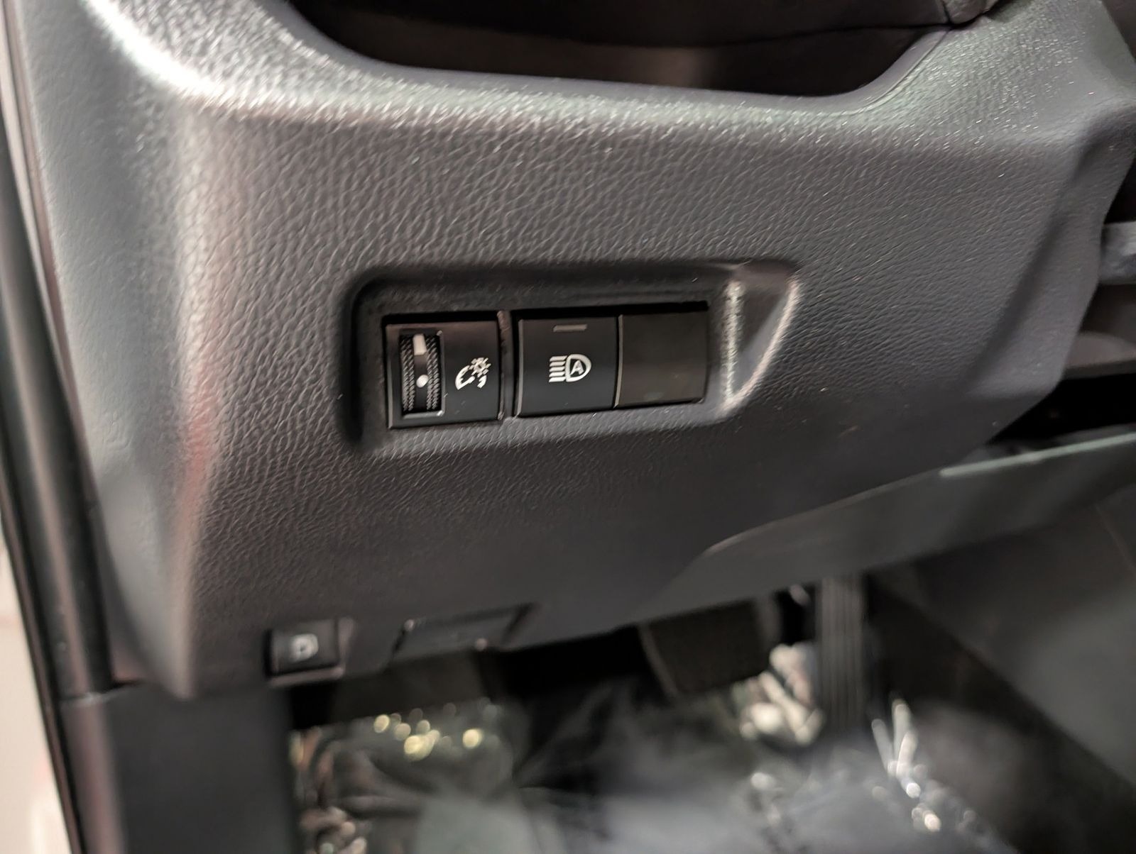 2025 Toyota RAV4 HYBRID XLE in Saint Joseph, Minnesota - Photo 29