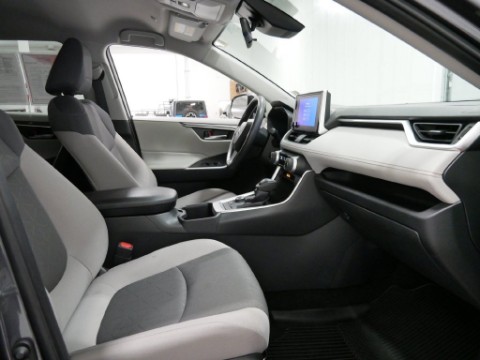 2025 Toyota RAV4 HYBRID XLE in Saint Joseph, Minnesota - Photo 29