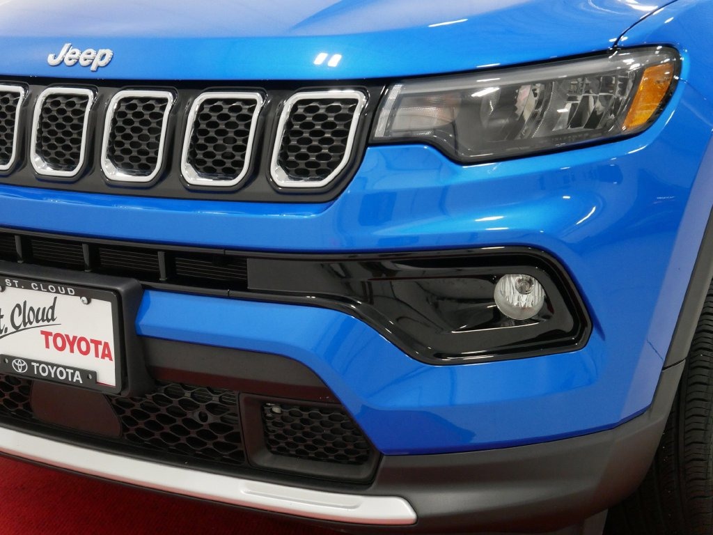2023 Jeep COMPASS LIMITED in Saint Joseph, Minnesota - Photo 13