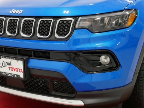 2023 Jeep COMPASS LIMITED in Saint Joseph, Minnesota - Photo 13
