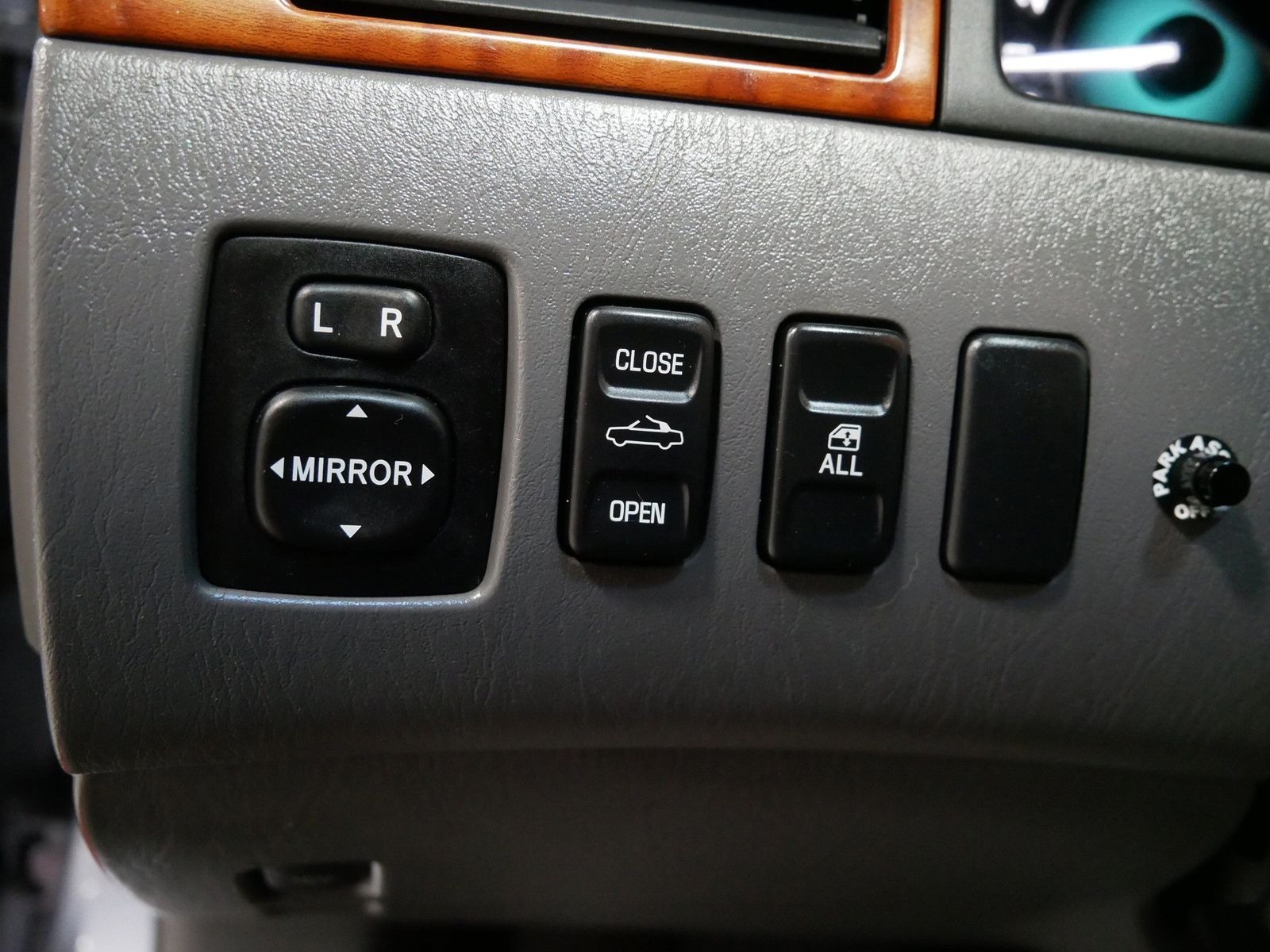 2008 Toyota CAMRY SOLARA SLE in Saint Joseph, Minnesota - Photo 18