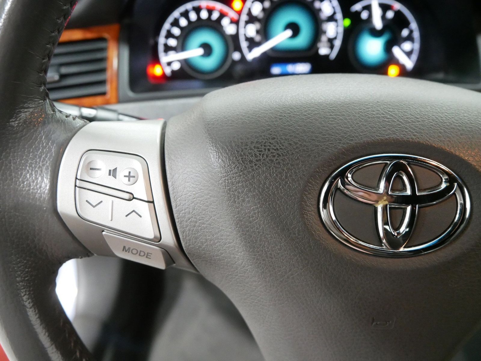 2008 Toyota CAMRY SOLARA SLE in Saint Joseph, Minnesota - Photo 23