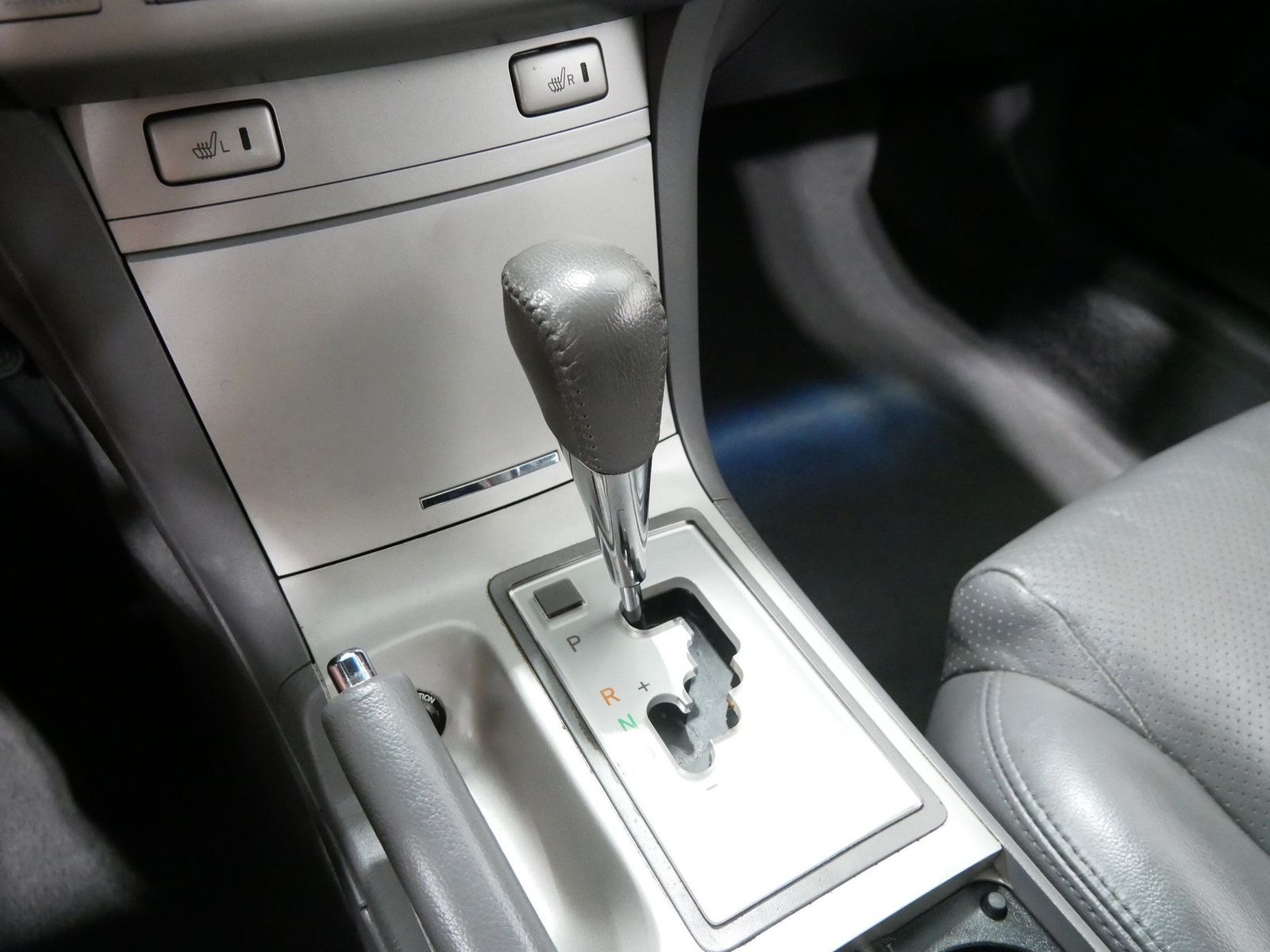 2008 Toyota CAMRY SOLARA SLE in Saint Joseph, Minnesota - Photo 34
