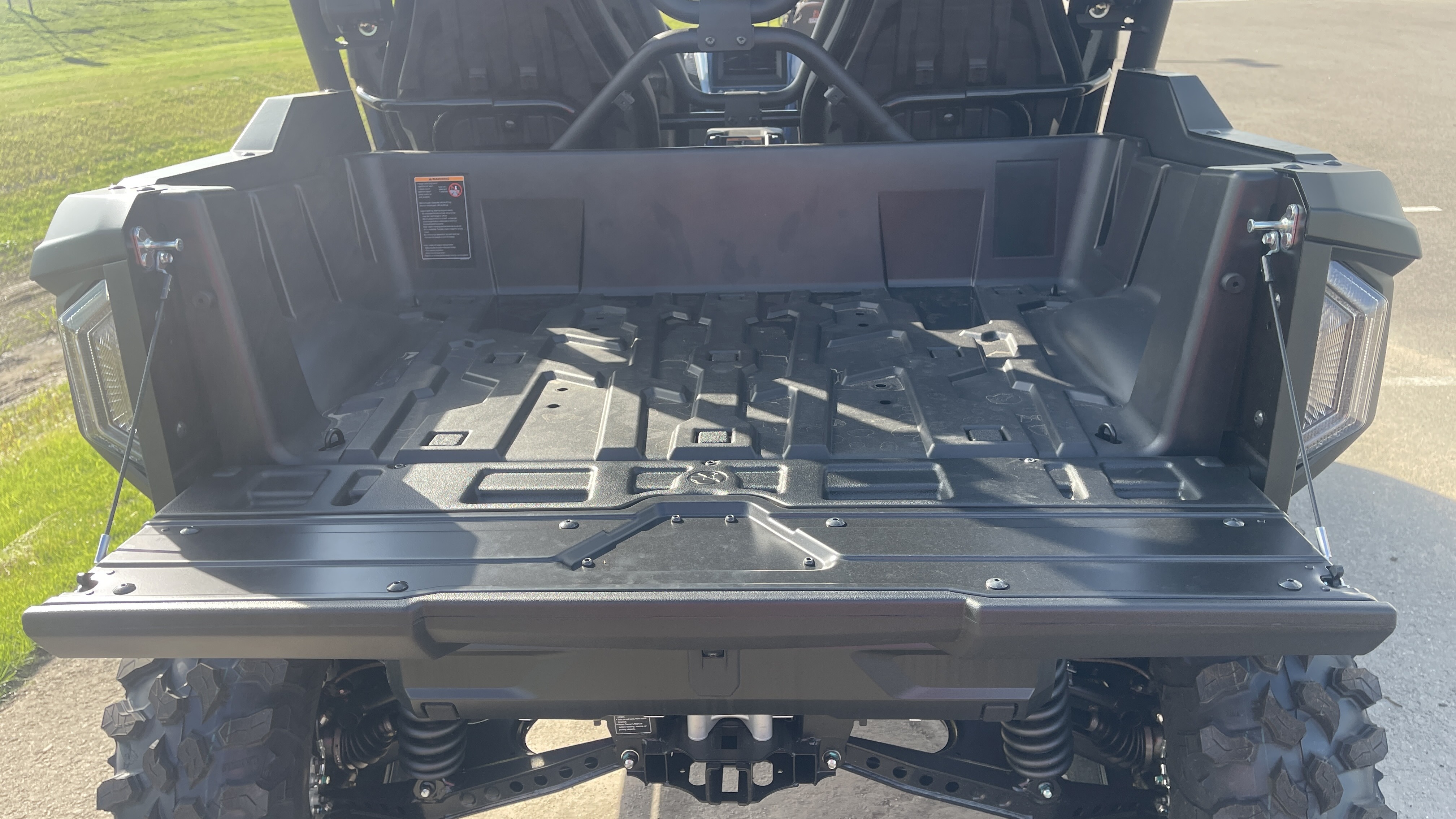 2025 Yamaha Wolverine photo 8