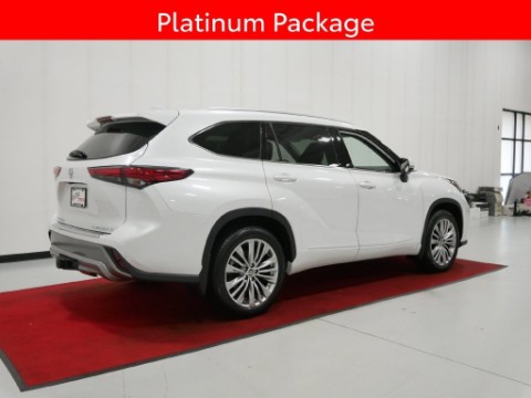 2023 Toyota HIGHTLANDER PLATINUM in Saint Joseph, Minnesota - Photo 7