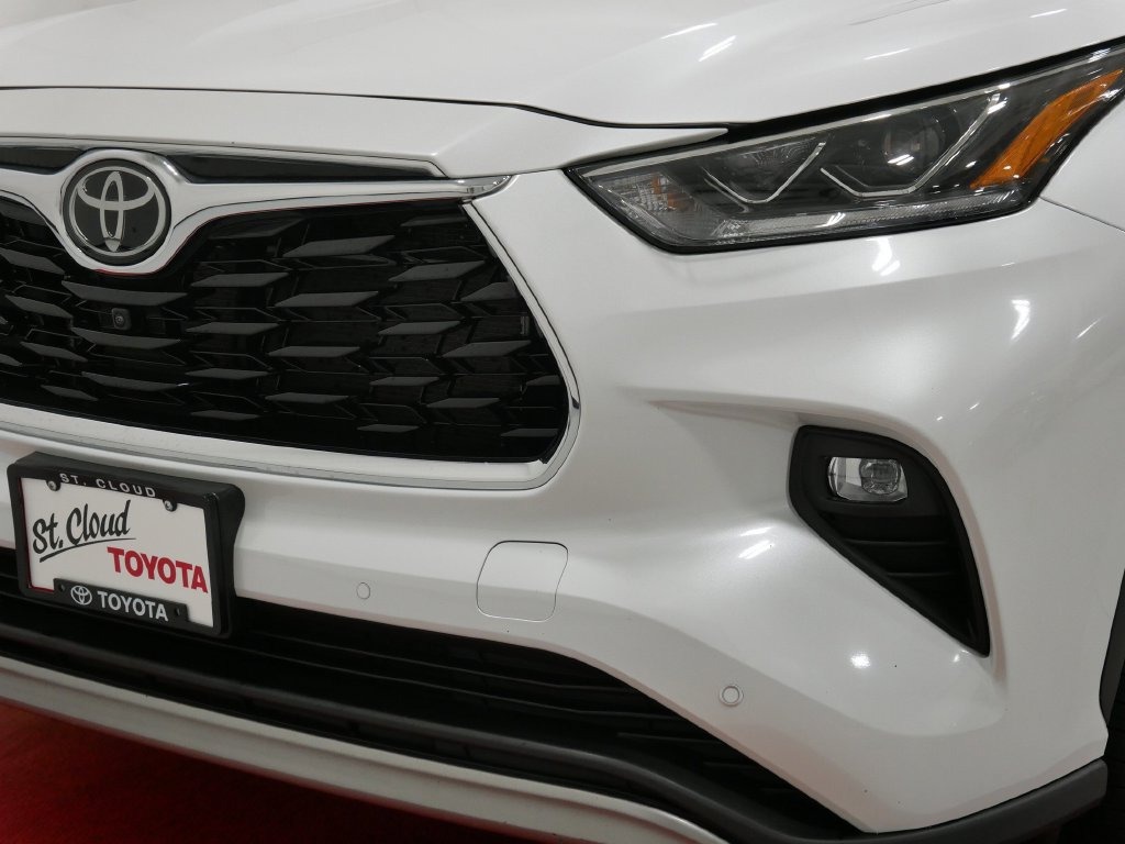 2023 Toyota HIGHTLANDER PLATINUM in Saint Joseph, Minnesota - Photo 13