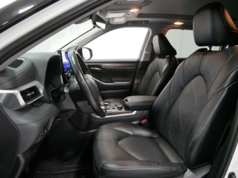 2023 Toyota HIGHTLANDER PLATINUM in Saint Joseph, Minnesota - Photo 14
