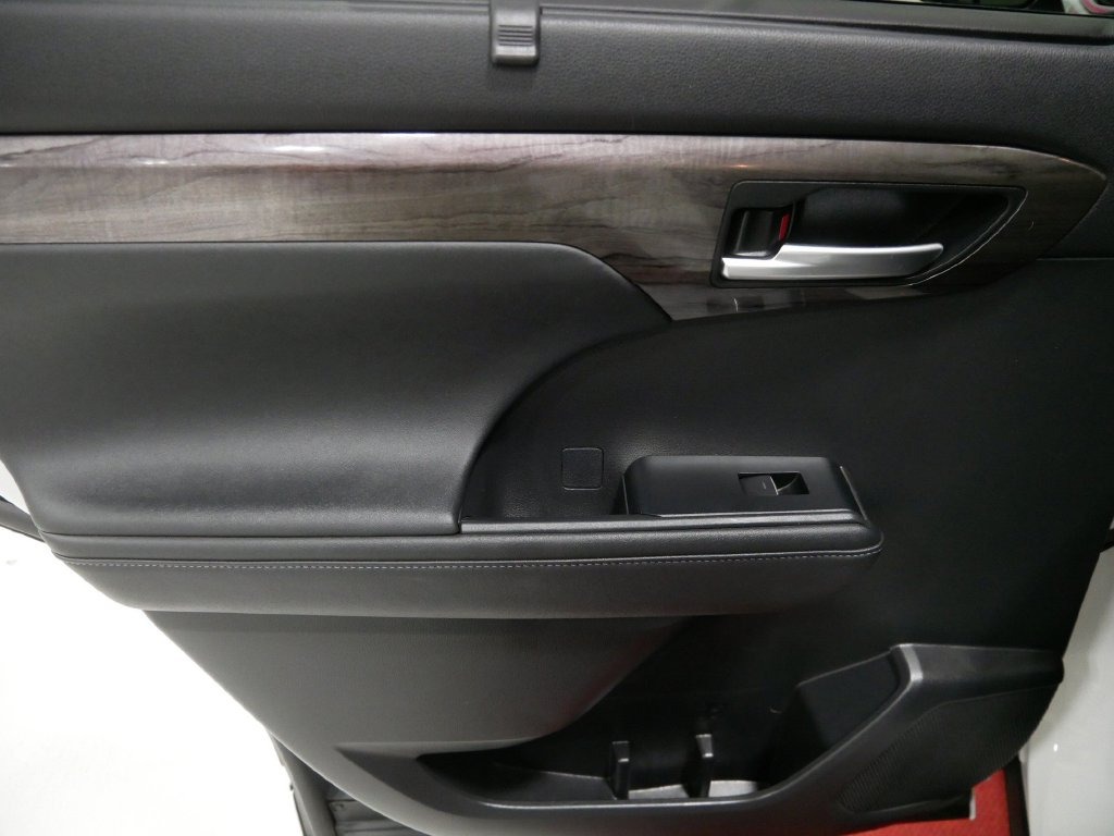 2023 Toyota HIGHTLANDER PLATINUM in Saint Joseph, Minnesota - Photo 20