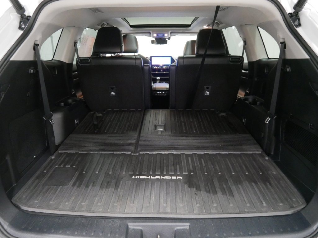 2023 Toyota HIGHTLANDER PLATINUM in Saint Joseph, Minnesota - Photo 22