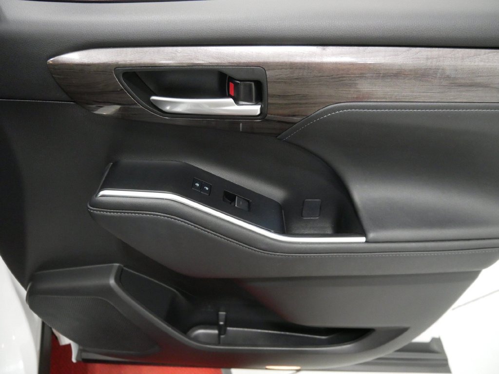 2023 Toyota HIGHTLANDER PLATINUM in Saint Joseph, Minnesota - Photo 26