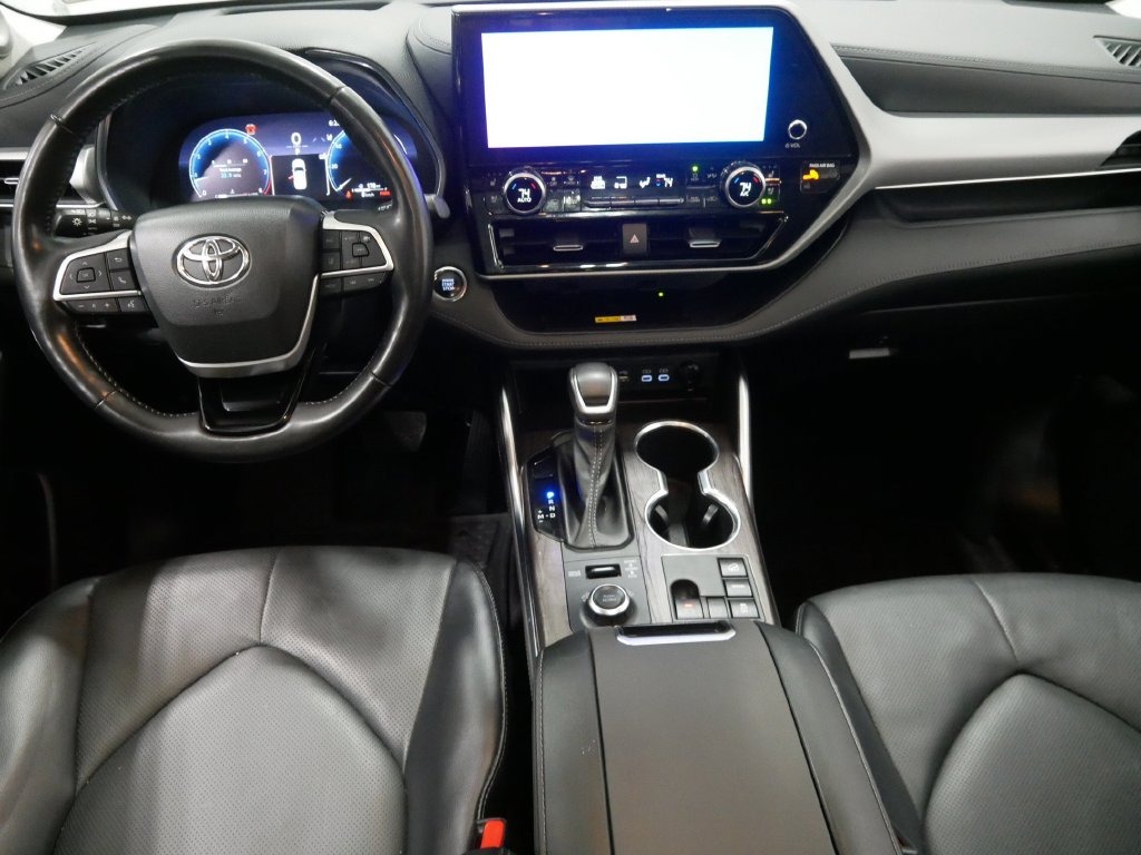 2023 Toyota HIGHTLANDER PLATINUM in Saint Joseph, Minnesota - Photo 27