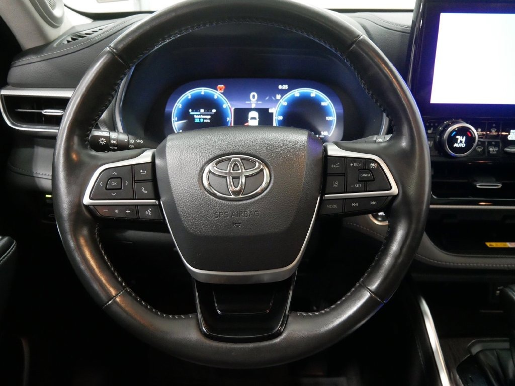 2023 Toyota HIGHTLANDER PLATINUM in Saint Joseph, Minnesota - Photo 29