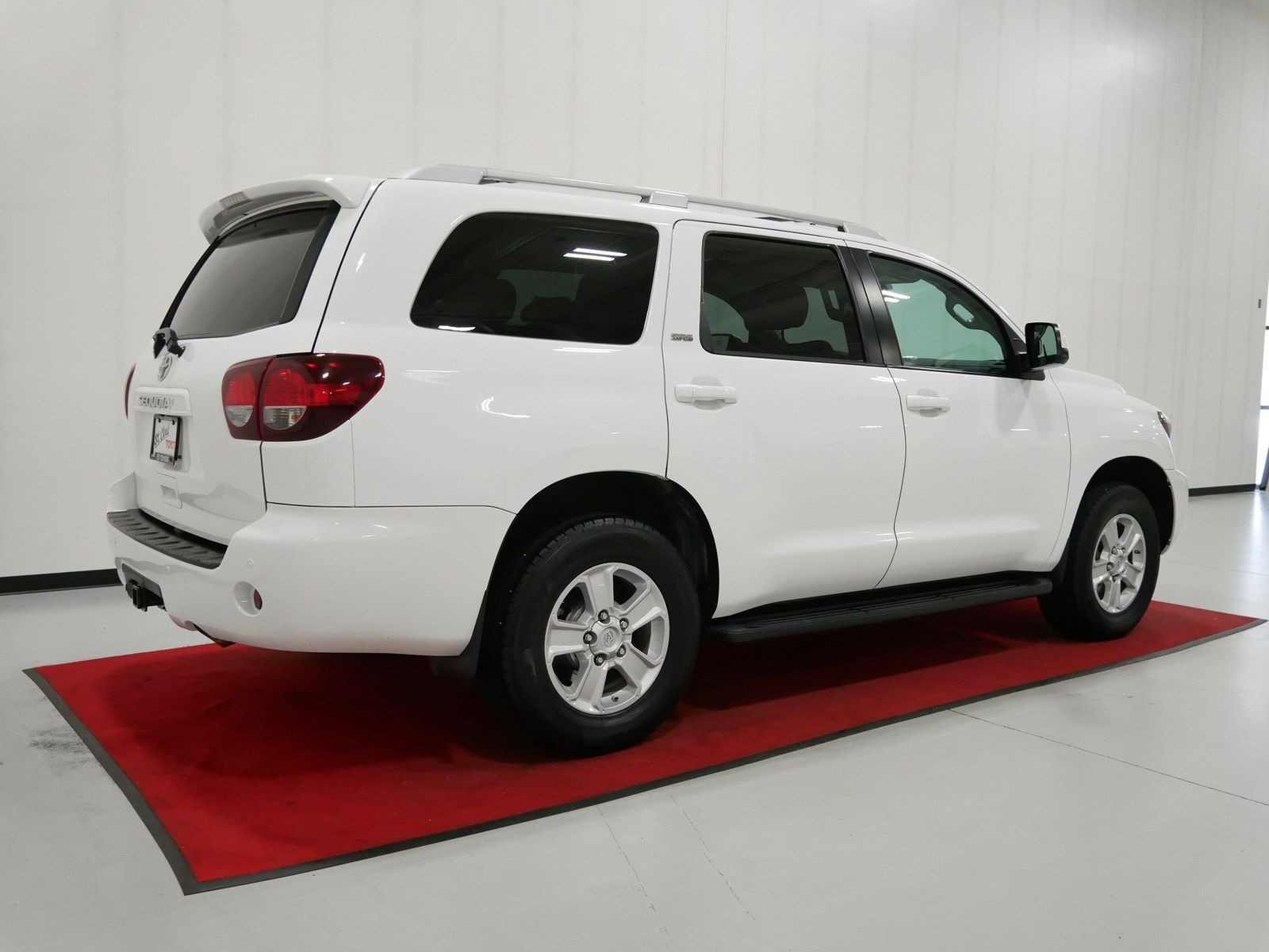 2019 Toyota SEQUOIA SR5 in Saint Joseph, Minnesota - Photo 7