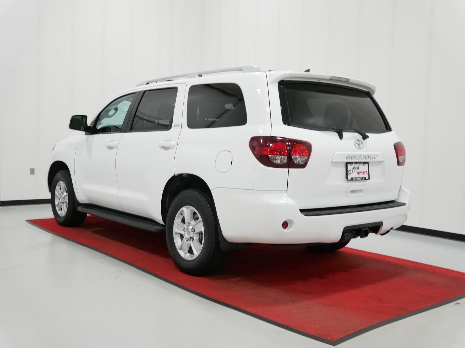 2019 Toyota SEQUOIA SR5 in Saint Joseph, Minnesota - Photo 10