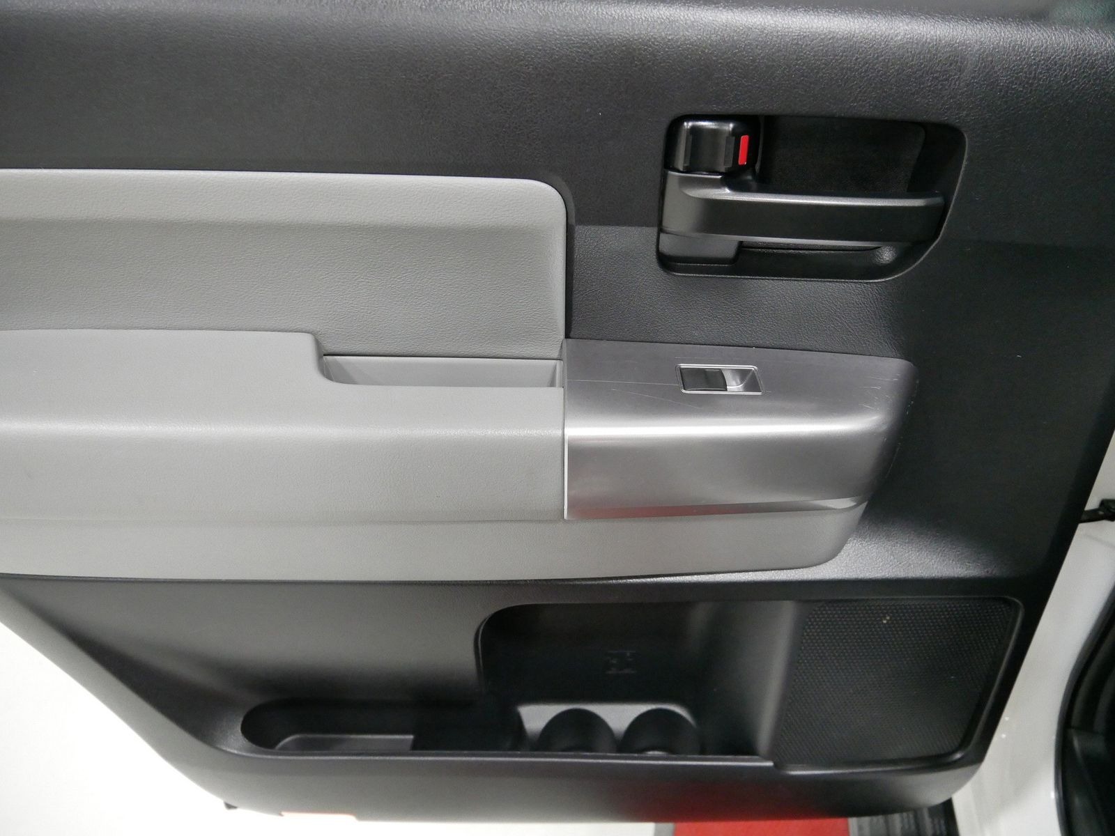 2019 Toyota SEQUOIA SR5 in Saint Joseph, Minnesota - Photo 21