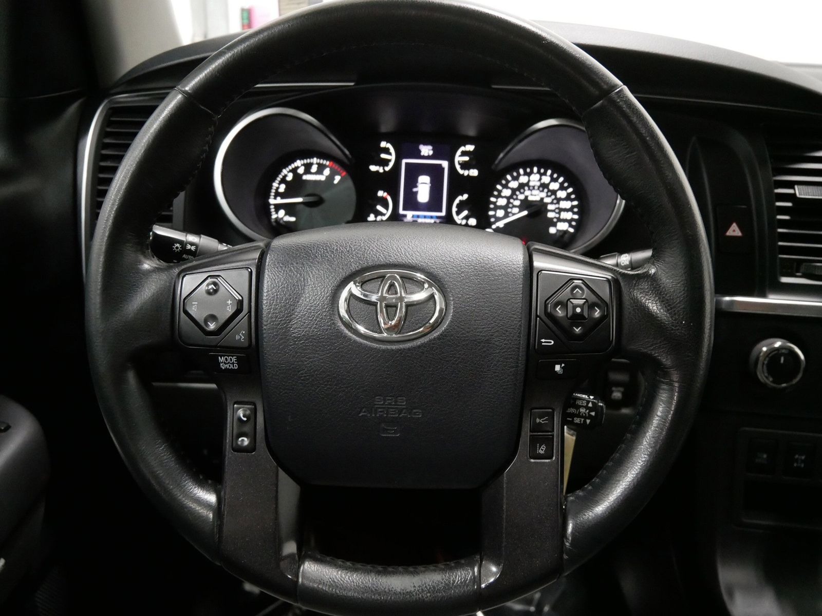 2019 Toyota SEQUOIA SR5 in Saint Joseph, Minnesota - Photo 24