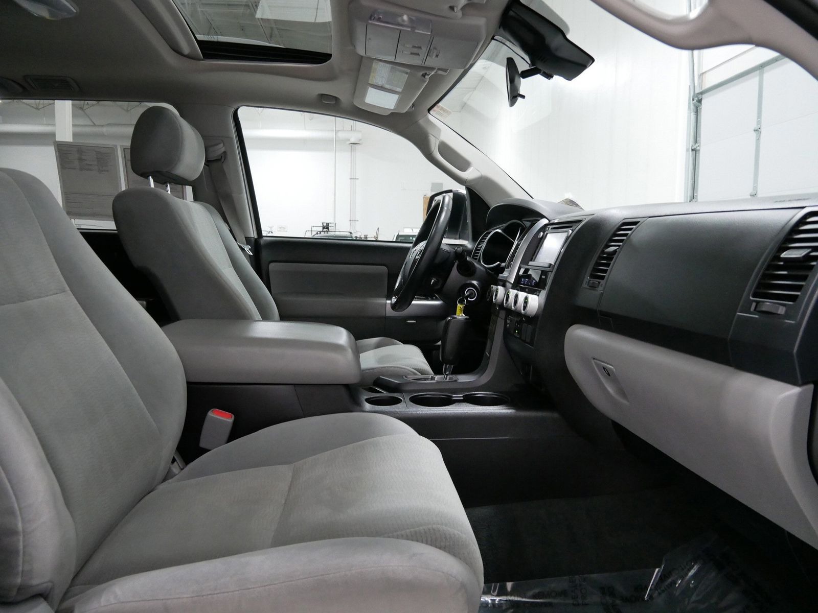 2019 Toyota SEQUOIA SR5 in Saint Joseph, Minnesota - Photo 30
