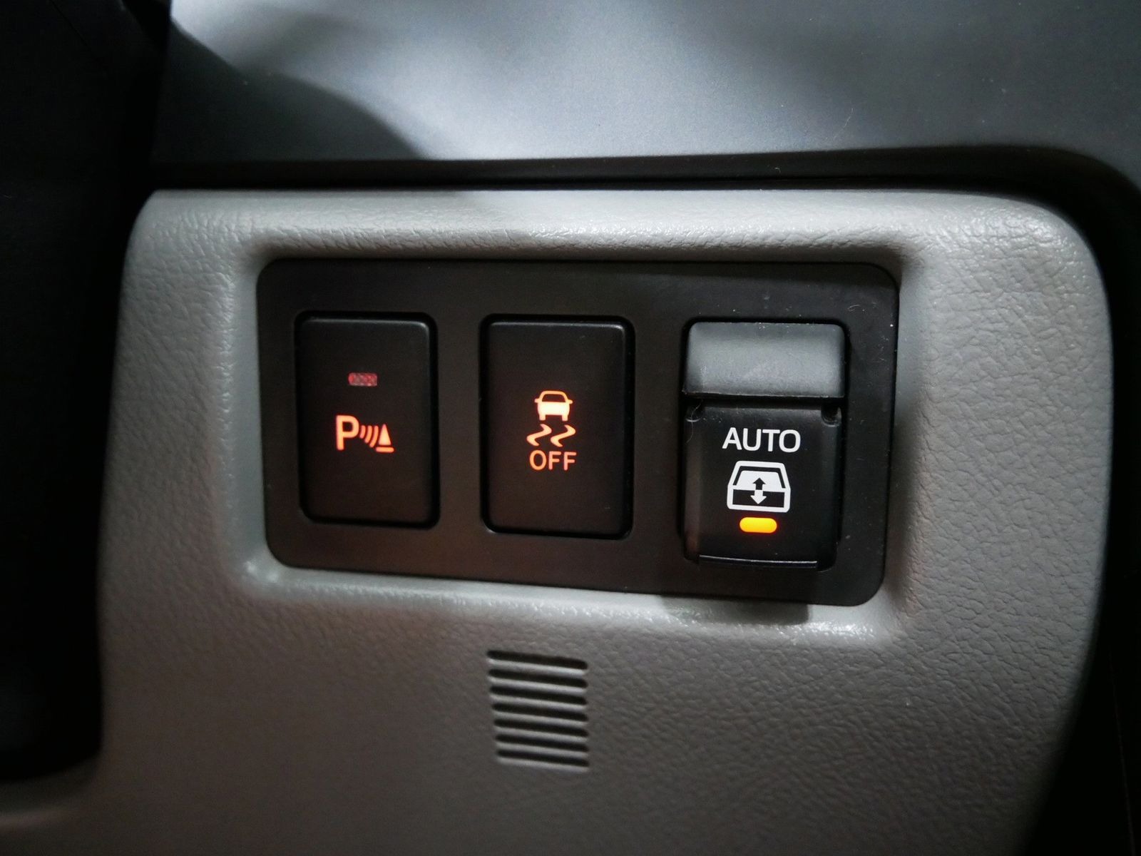 2019 Toyota SEQUOIA SR5 in Saint Joseph, Minnesota - Photo 33