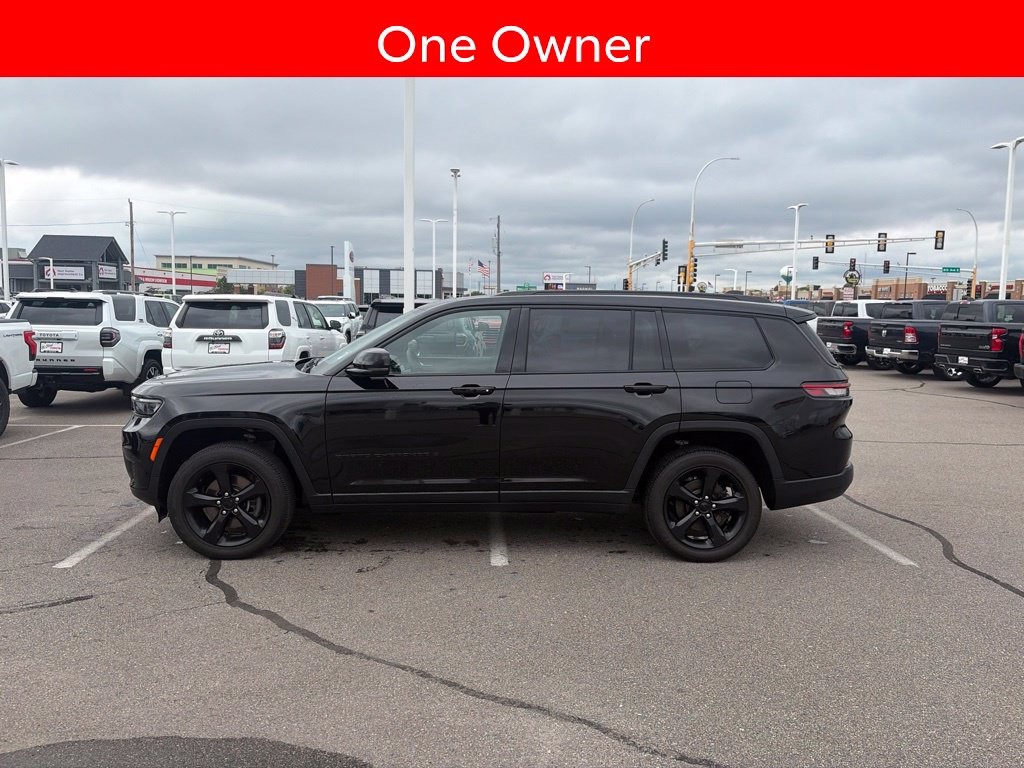 2023 Jeep GRAND CHEROKEE L ALTITUDE in Saint Joseph, Minnesota - Photo 2