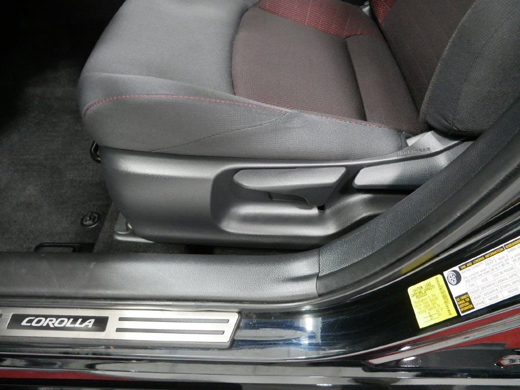 2025 Toyota COROLLA HYBRID SE in Saint Joseph, Minnesota - Photo 15