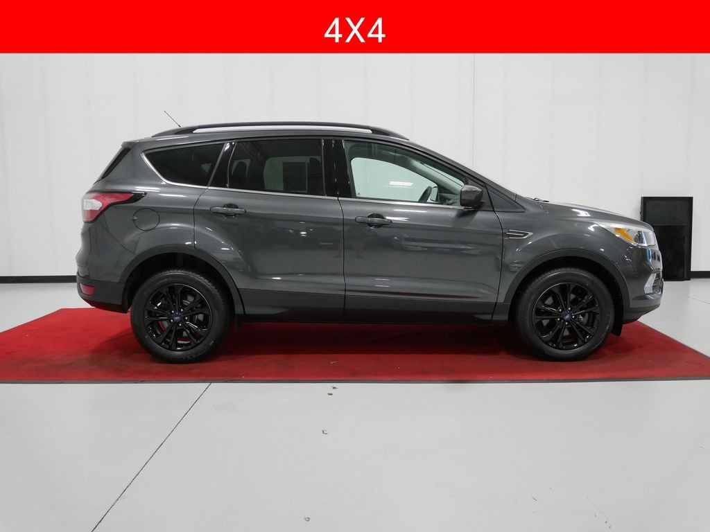 2018 Ford ESCAPE SE in Saint Joseph, Minnesota - Photo 5