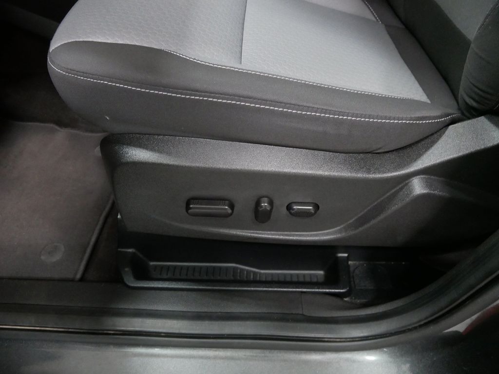 2018 Ford ESCAPE SE in Saint Joseph, Minnesota - Photo 15