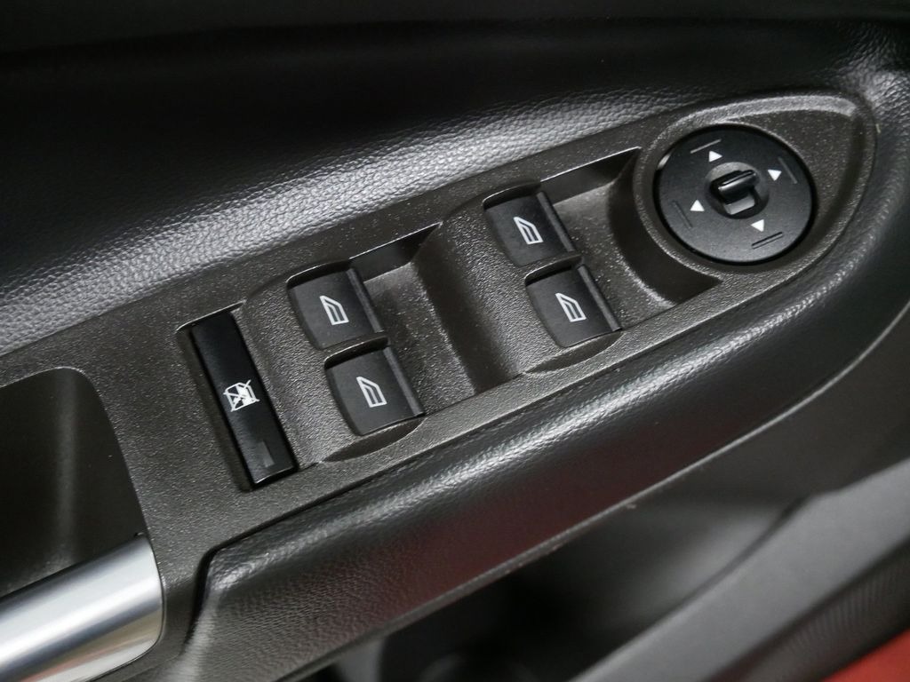 2018 Ford ESCAPE SE in Saint Joseph, Minnesota - Photo 17