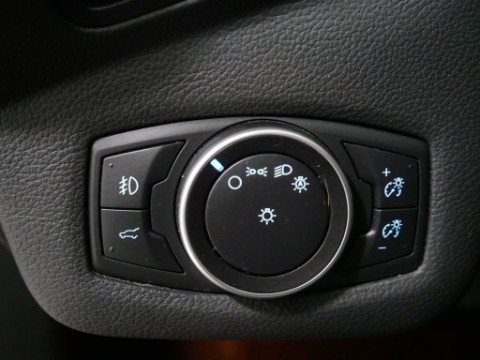 2018 Ford ESCAPE SE in Saint Joseph, Minnesota - Photo 18
