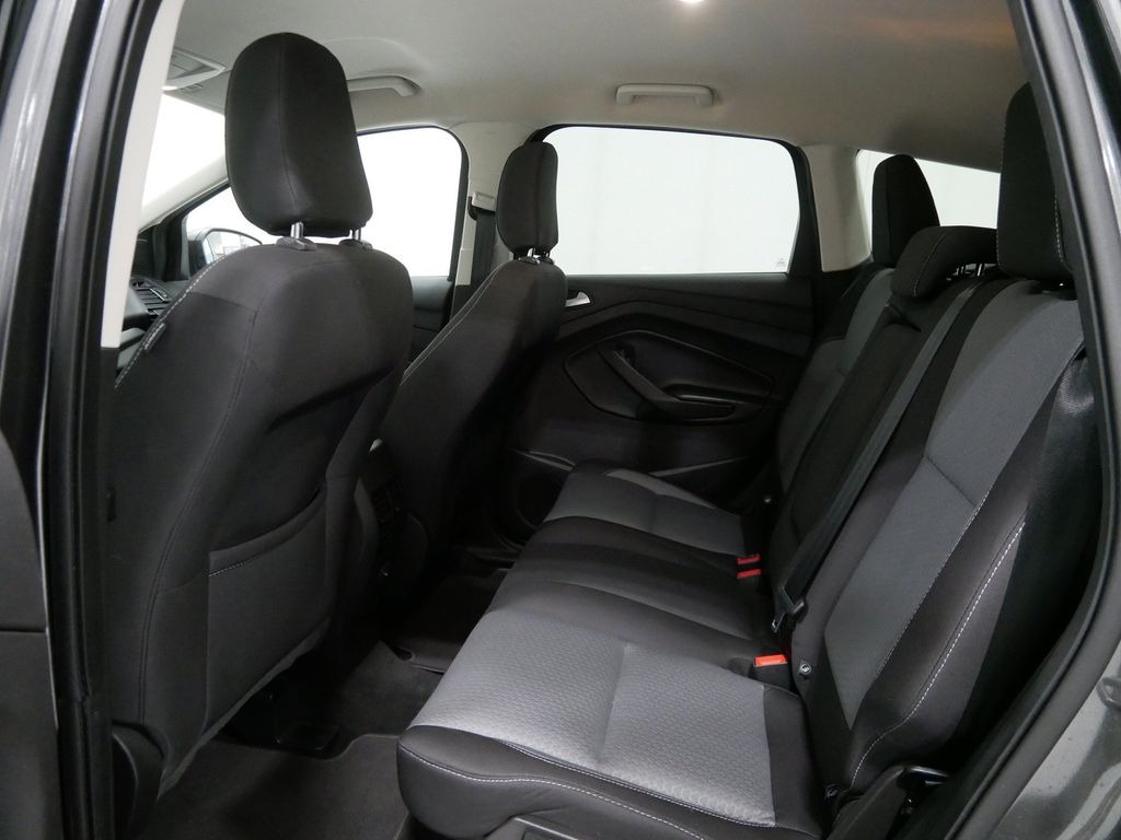 2018 Ford ESCAPE SE in Saint Joseph, Minnesota - Photo 19