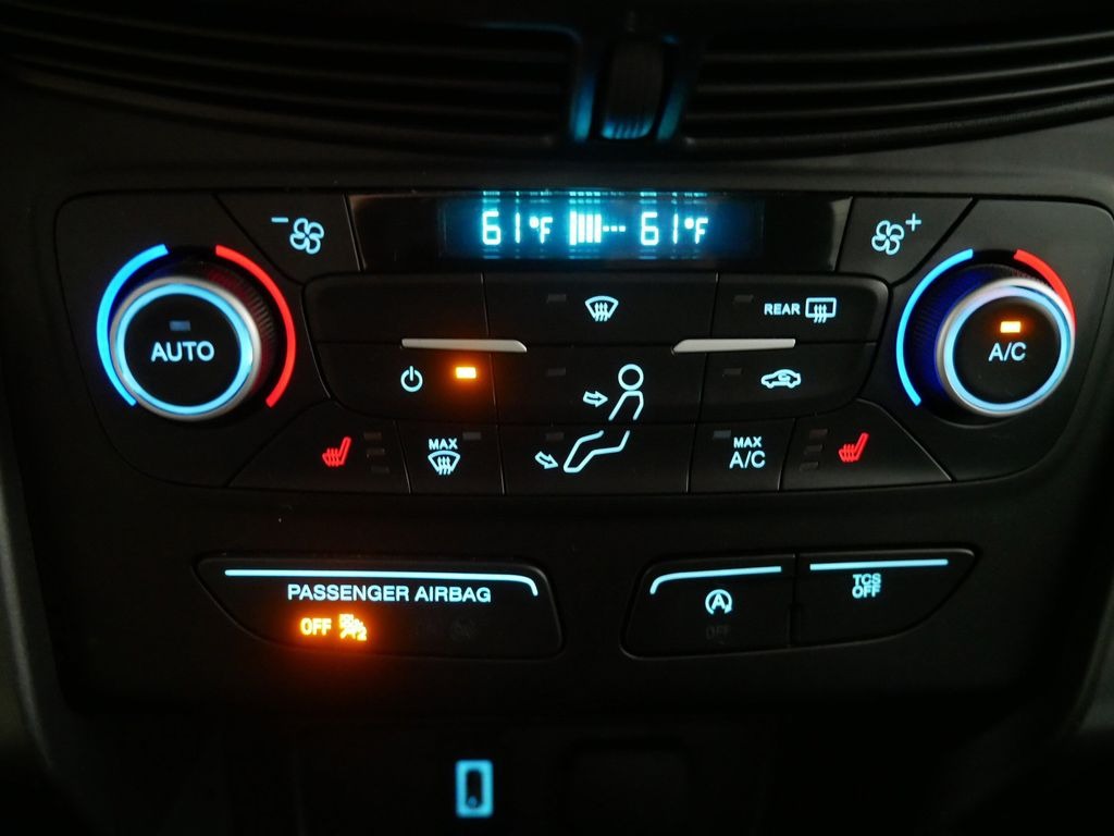 2018 Ford ESCAPE SE in Saint Joseph, Minnesota - Photo 34