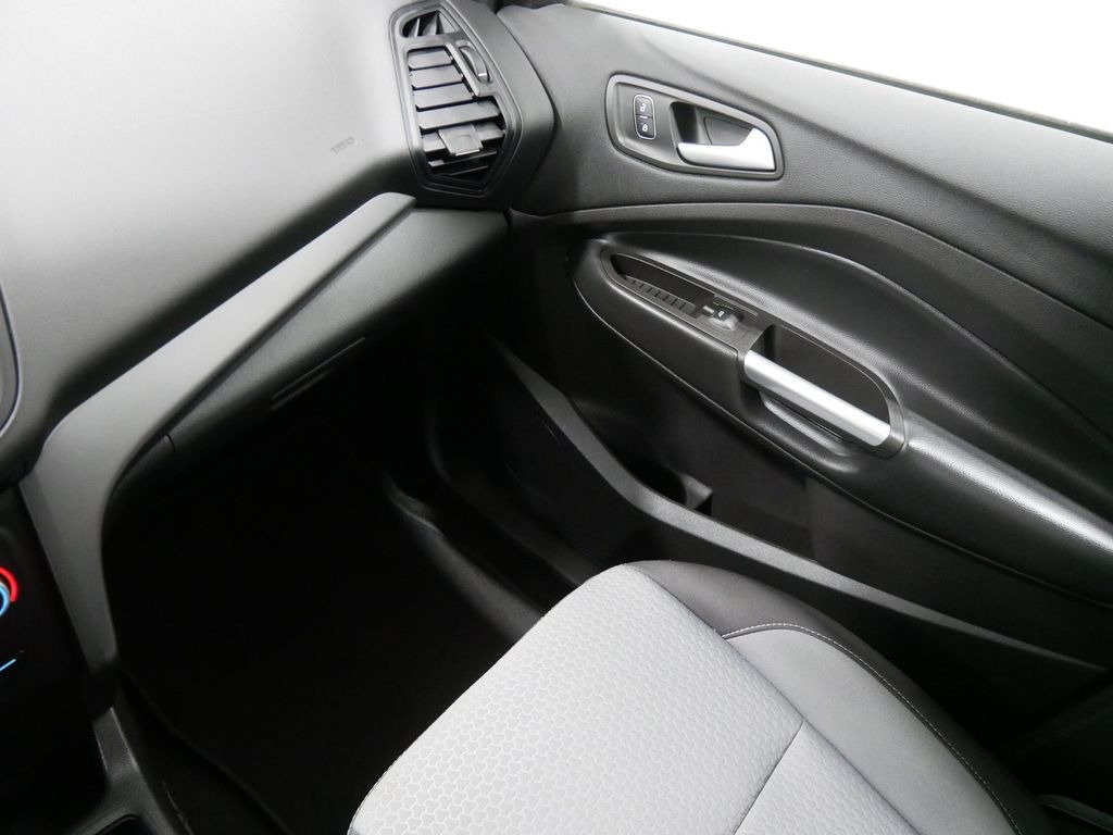 2018 Ford ESCAPE SE in Saint Joseph, Minnesota - Photo 36