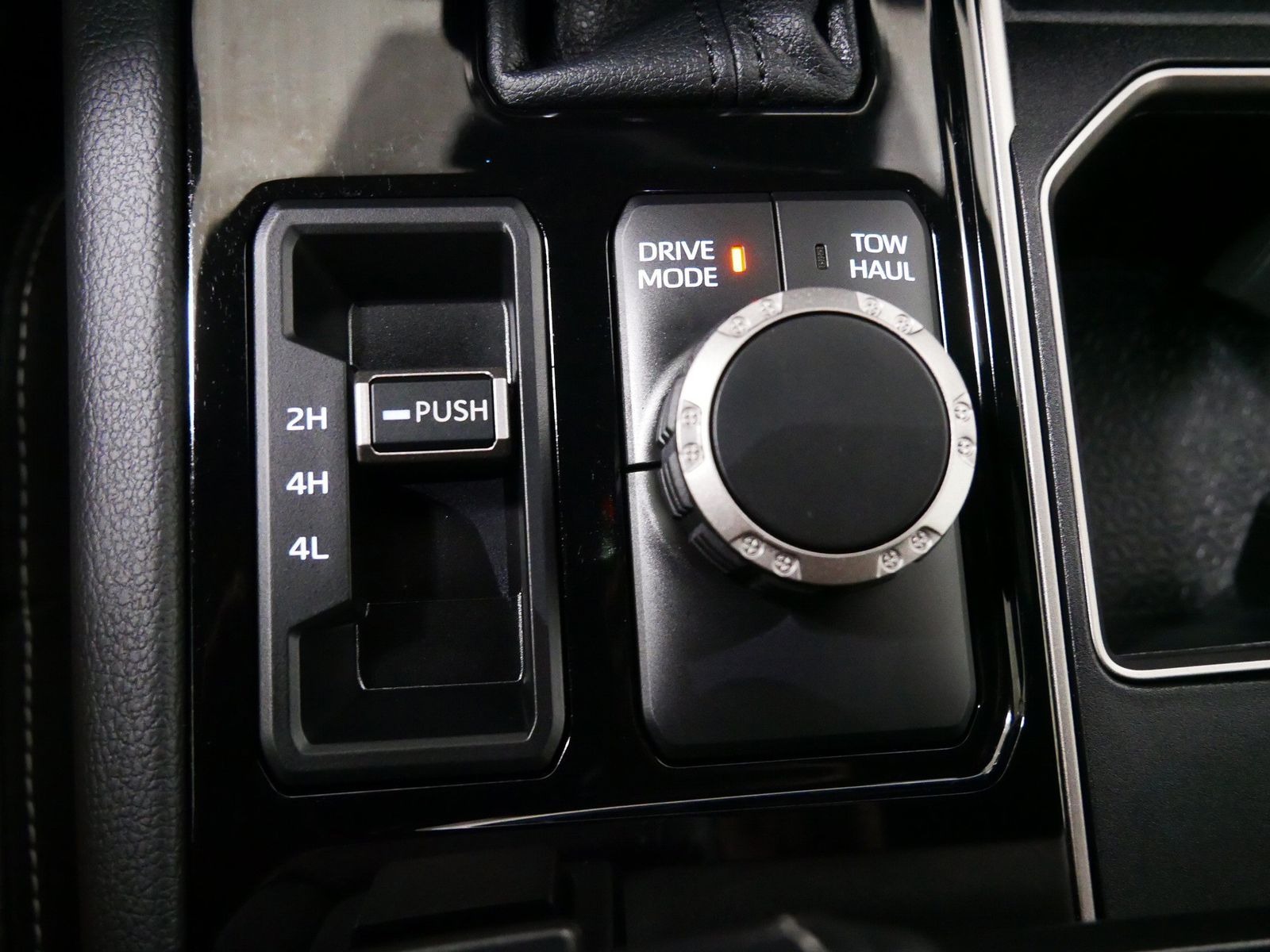 2026 Toyota TUNDRA HYBRID LIMITED 5.5' BED in Saint Joseph, Minnesota - Photo 37