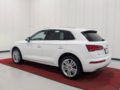 2018 AUDI Q5 2.0T in Saint Joseph, Minnesota - Photo 10